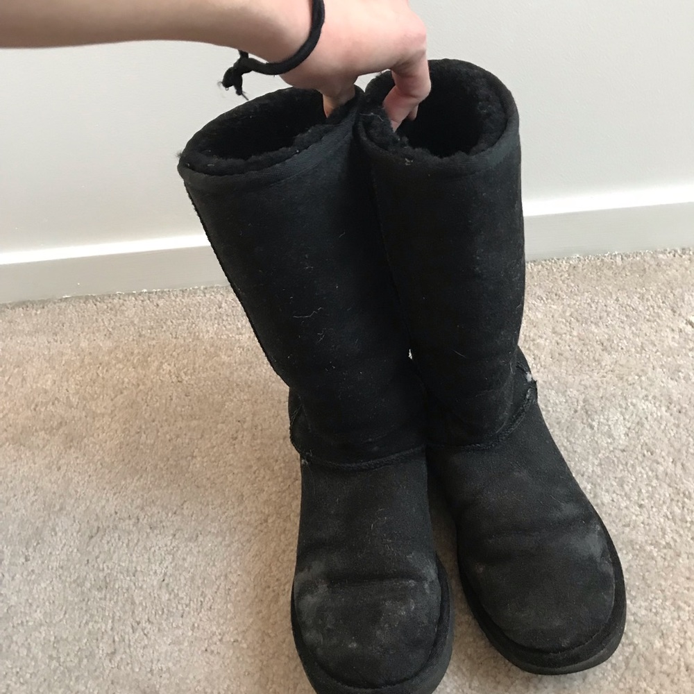 Black classic tall Ugg boots